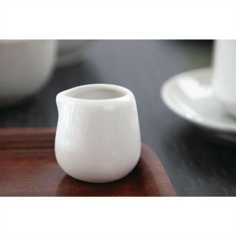 Olympia Whiteware Milchkännchen auf Tabelett