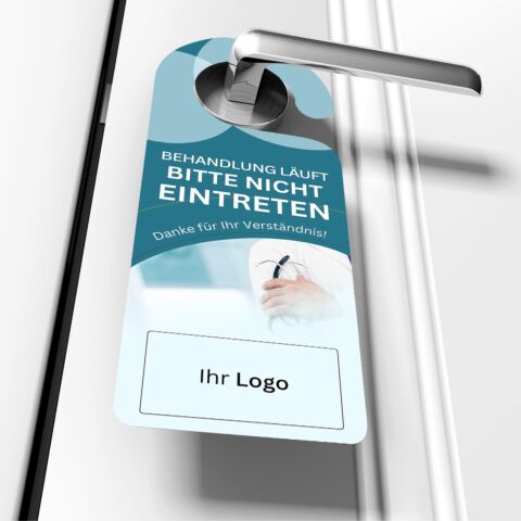 Türanhänger BL10 „Behandlung läuft / Jetzt wieder frei“ für Ärzte & Praxen, mit Logo